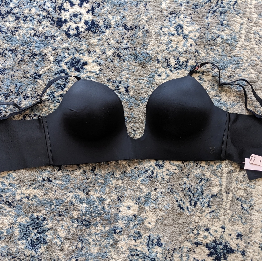 Black Victoria's Secret plunge bra, 34C